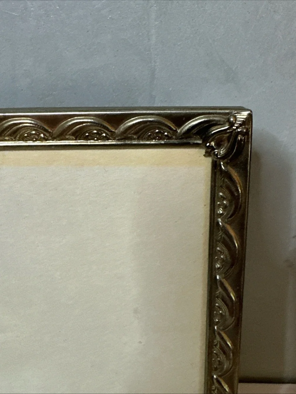 VINTAGE ORNATE GOLD METAL NEO CLASSICAL PICTURE FRAME FITS 5X7 CAB7
